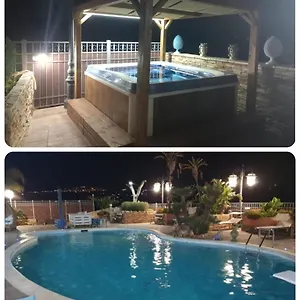Eden Luxury Con Piscina E Jacuzzi Affittacamere